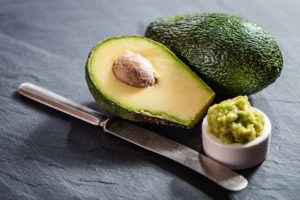 Image d’un avocat mûr prêt à consommé