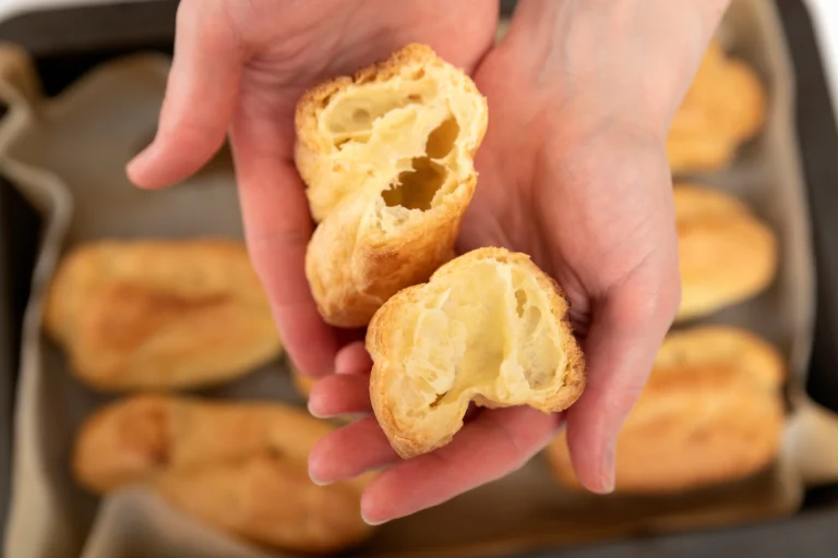 Délicieuse pâte à choux maison, parfaite pour éclairs, profiteroles et choux à la crème