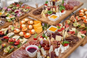 Exemple de plateau-repas pour un déjeuner d'entreprise en Île-de-France : article avis Firmin Traiteur.